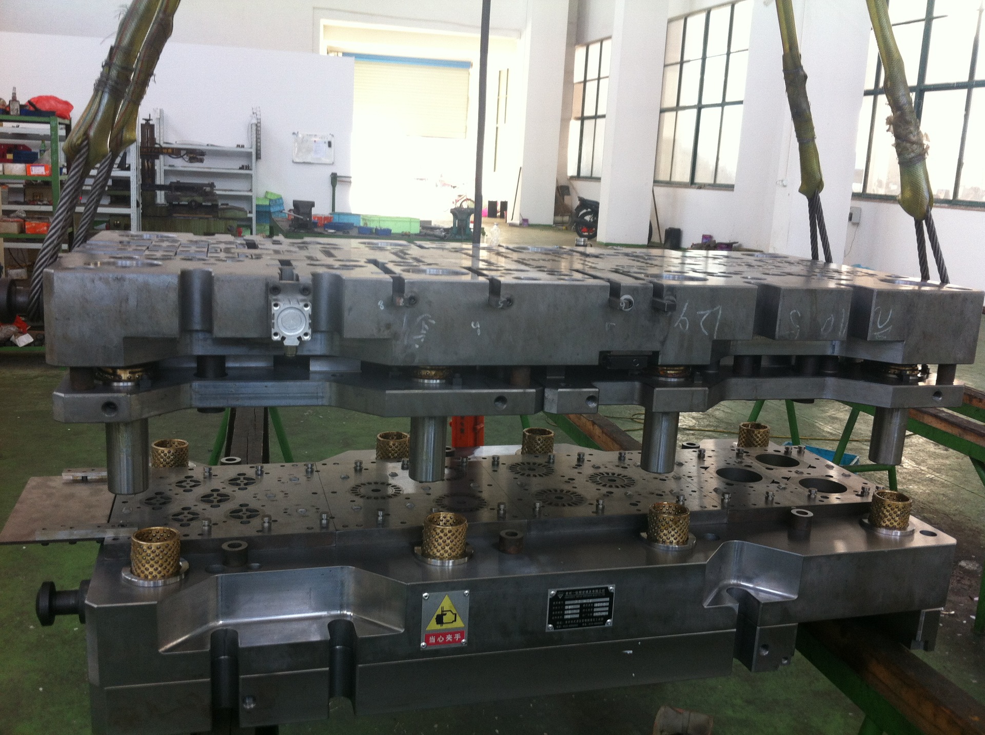 【马达铁芯自动叠铆高速冲模具】价格,厂家,图片,冲压模/冲模,常州一钻精密模具-