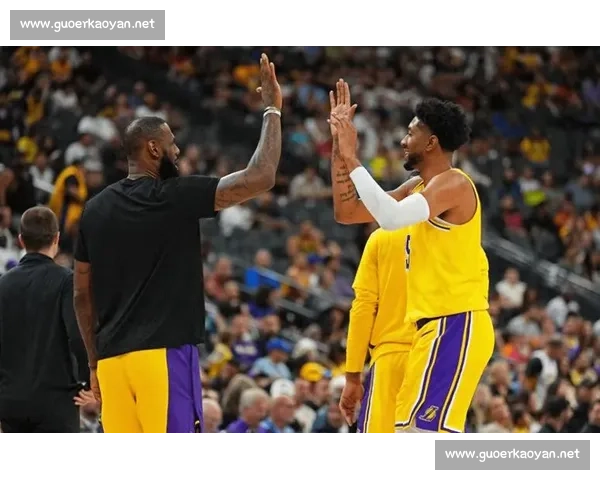 湖人次轮捡漏！蒂耶罗空降洛杉矶晒照，美媒盛赞突破如加农炮