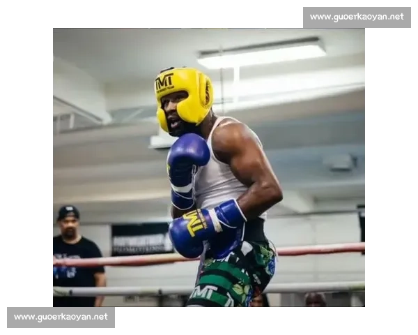 梅威瑟对决德拉霍亚揭示拳击时代交替的世纪之战商业与技术巅峰较量 梅威瑟对决德拉霍亚揭示拳击时代交替的世纪之战商业与技术巅峰较量